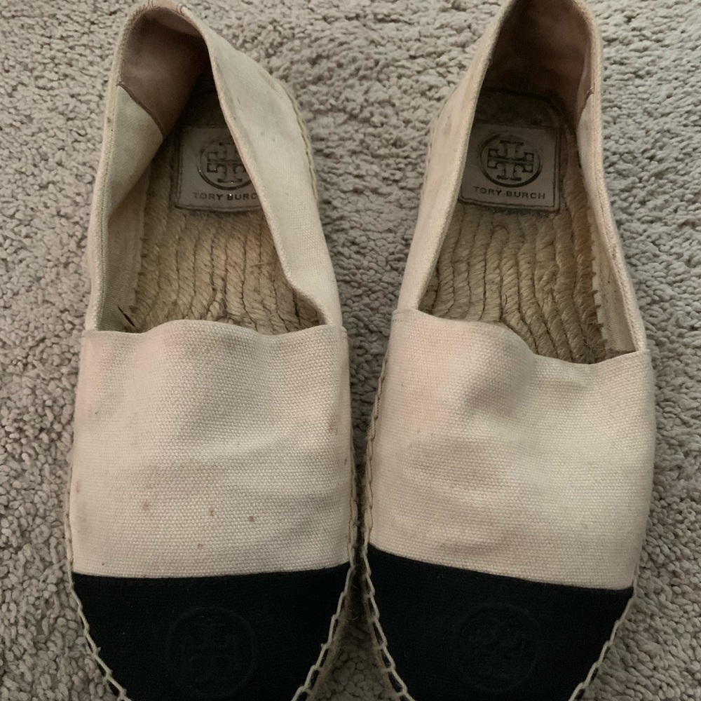 Black and Tan tory shoes